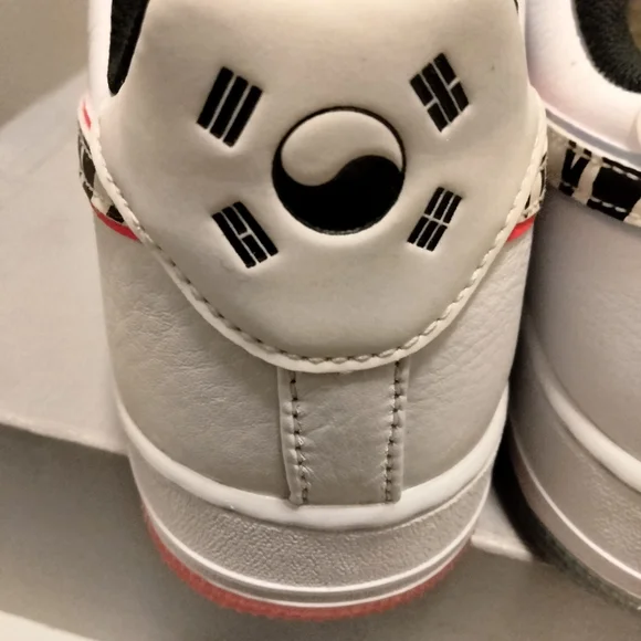 Nike Air Force 1 Low South Korea (2020) Size 8.5 (New)